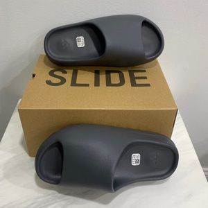 Men’s Adidas Yeezy Slide “Slate Grey” ID2350 - Size 11